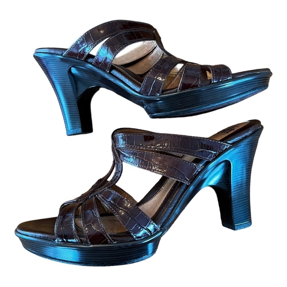 Women’s Metallic Blue Strappy High Heel Sandals